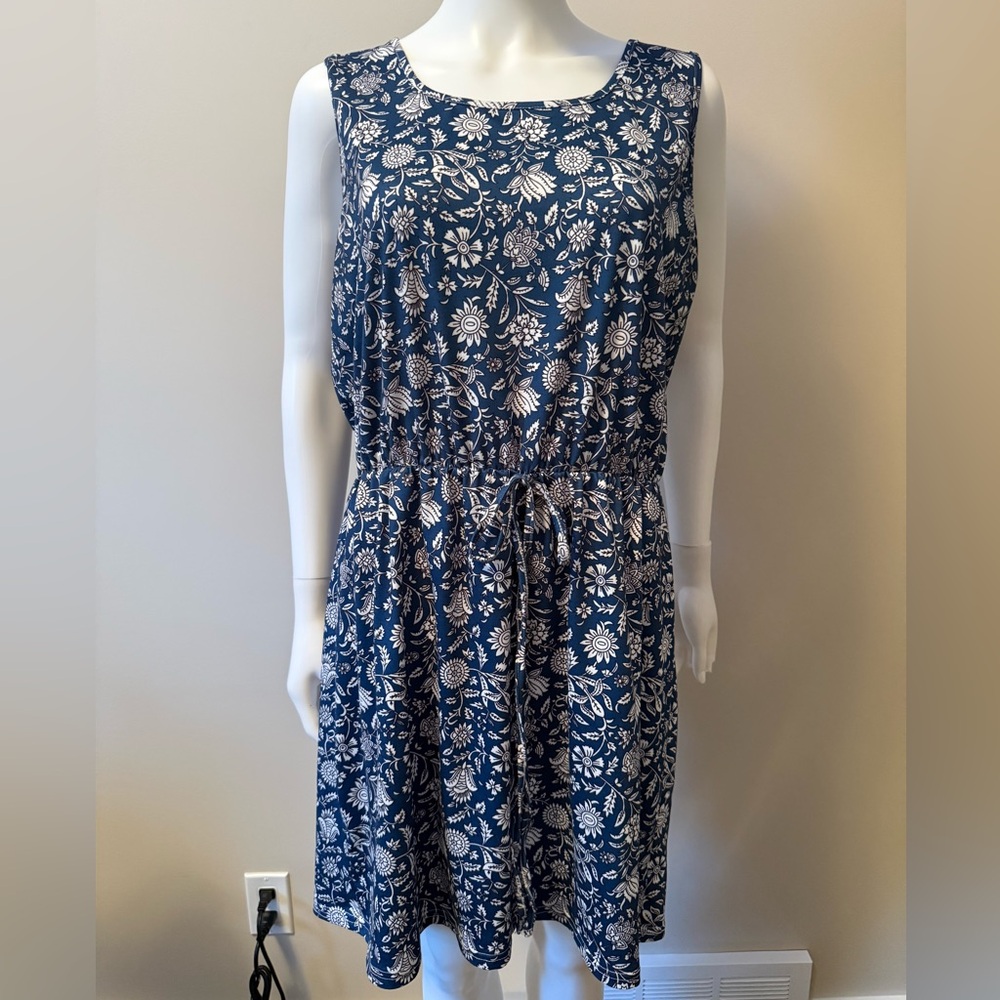 Floral Blue and White Sleeveless Dress